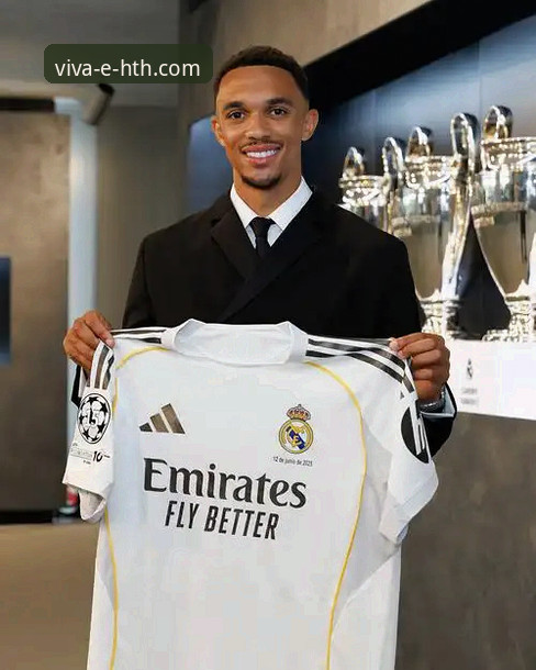 华体会正版下载 3个细节,带你看懂皇马球星阿诺德的场外“小插曲”